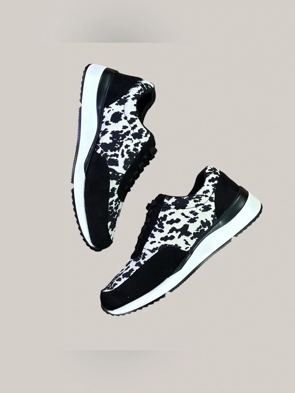 Crazy Train Cow Print Platform Sneakers Women’s Size 9 Lace Up Casual